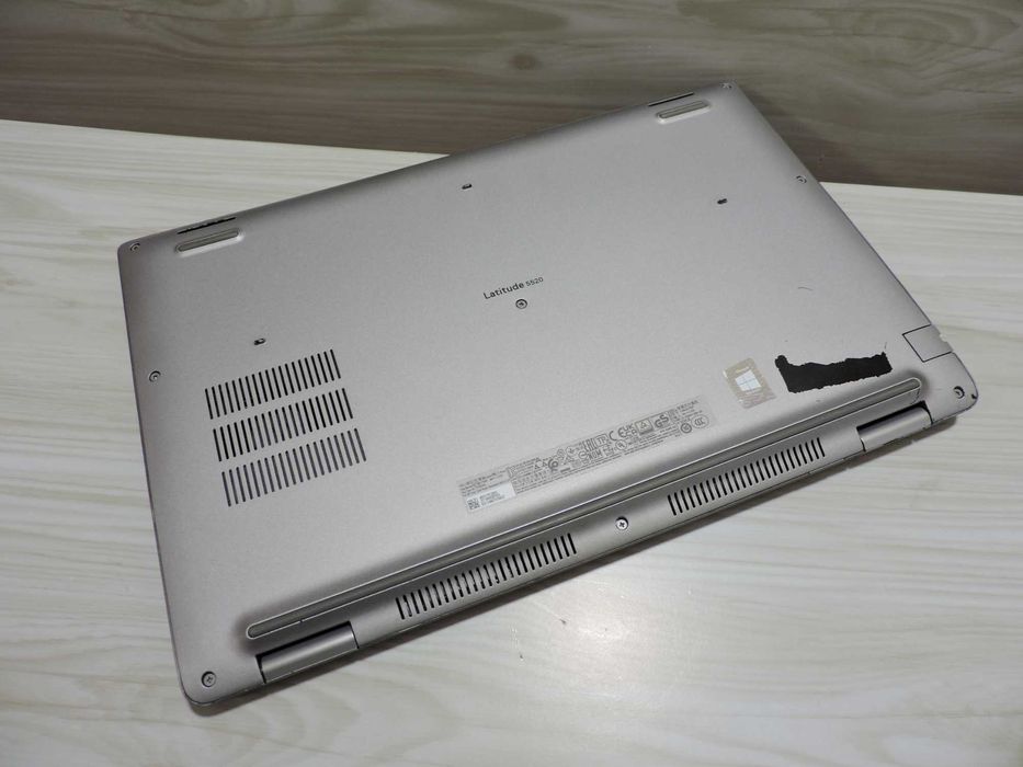 Dell Latitude 5520/15,6”/i5 1135G7/8GB/SSD 256/Iris XE