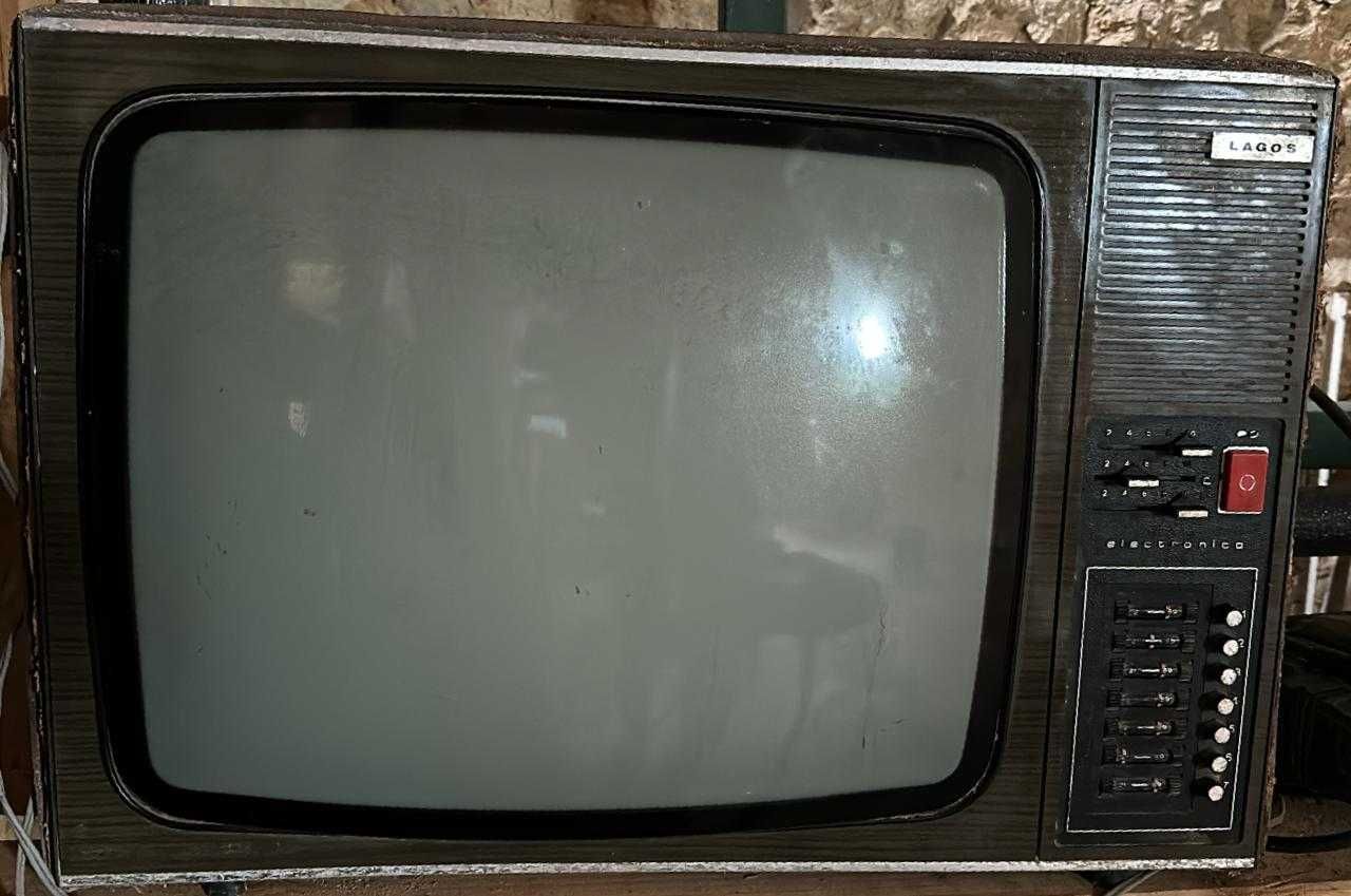 televisão antiga .