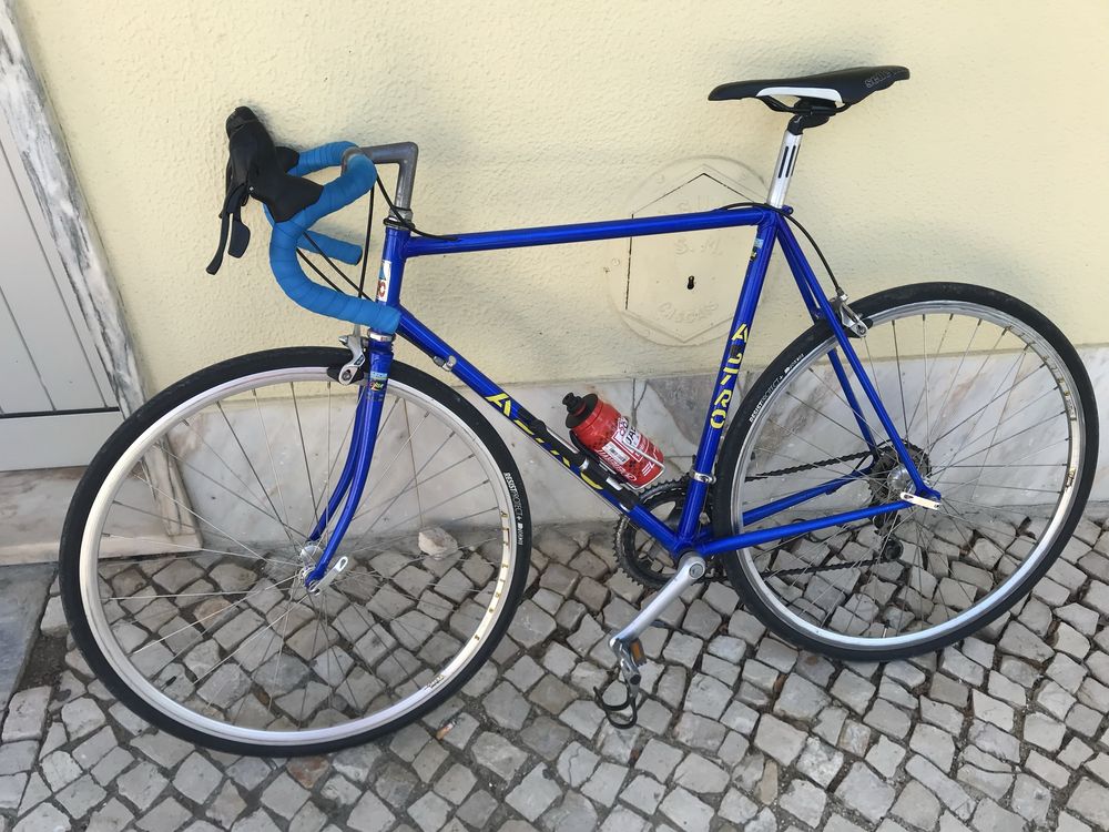 Bicicleta em aço