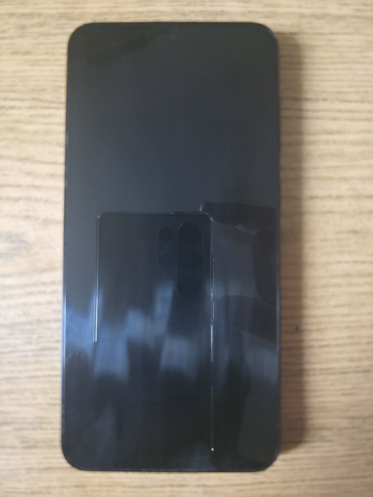 Smartfon Samsung Galaxy S23+ Plus 512GB w kolorze szarym z pudełkiem