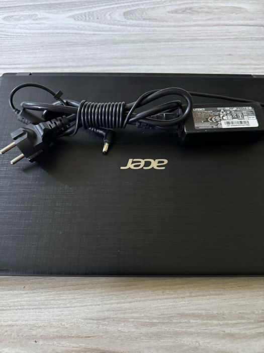 Laptop Acer Aspire 3 A315-31-C8LU