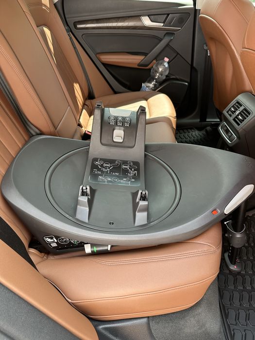 Cybex Cloud G + кріплення ISOFIX