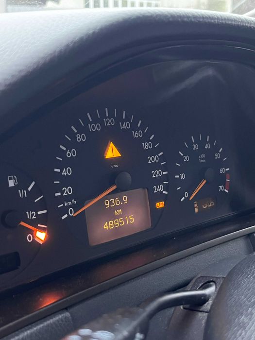 Mercedes E200 (W210) 2.0 л, газ/бензин, автомат