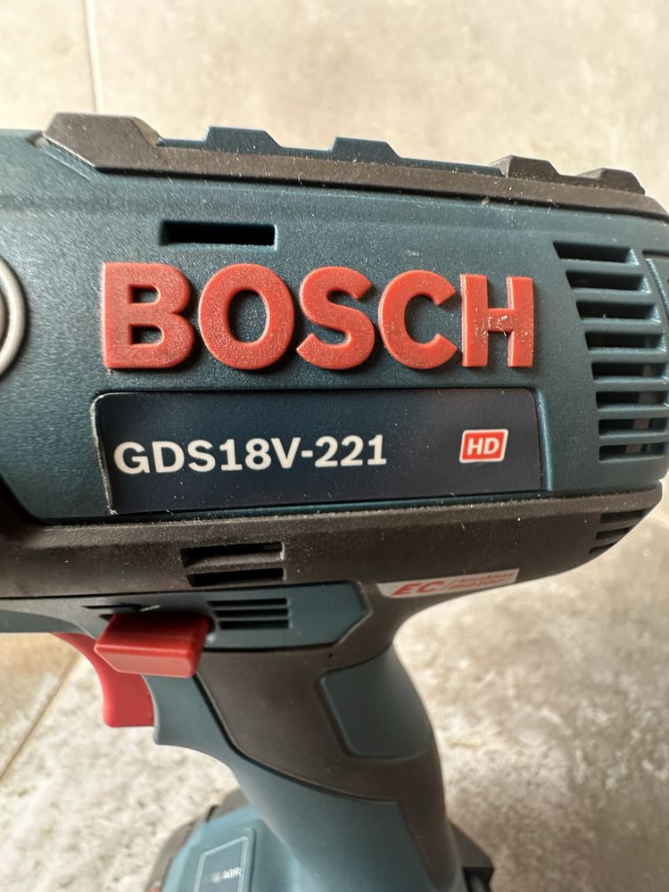 Акумуляторний гайковерт Bosch GDS18V-221