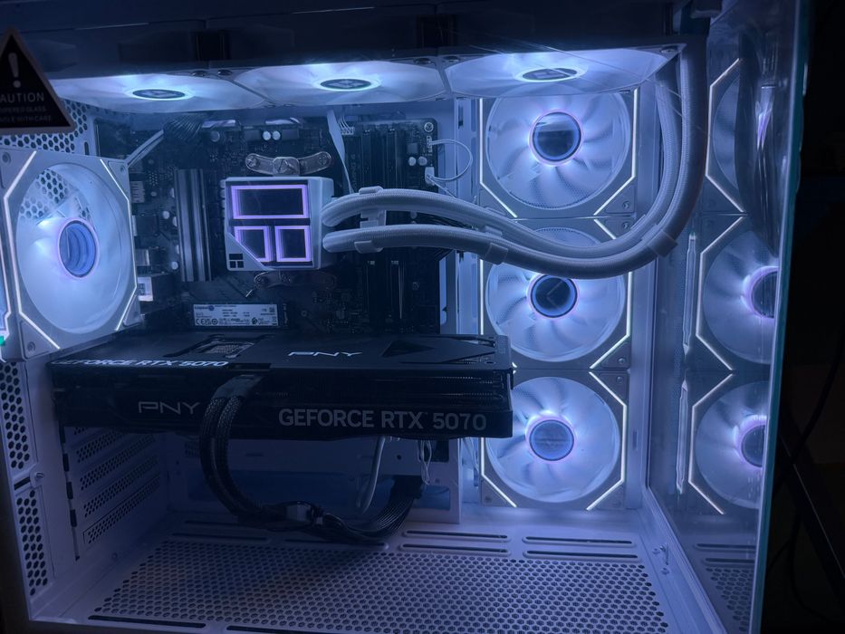 Pc gamer rtx 5070 Ryzen 5700x