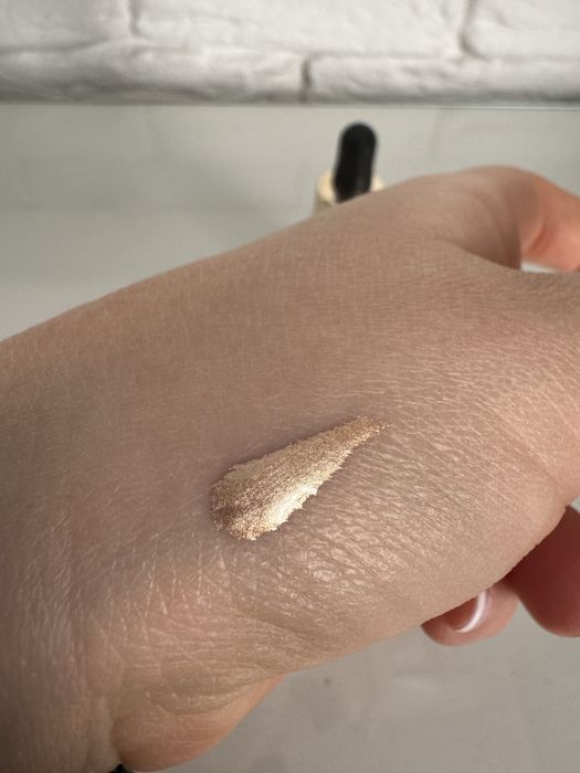 рідкий хайлайтер kiko milano magical holiday highlighting drops 02