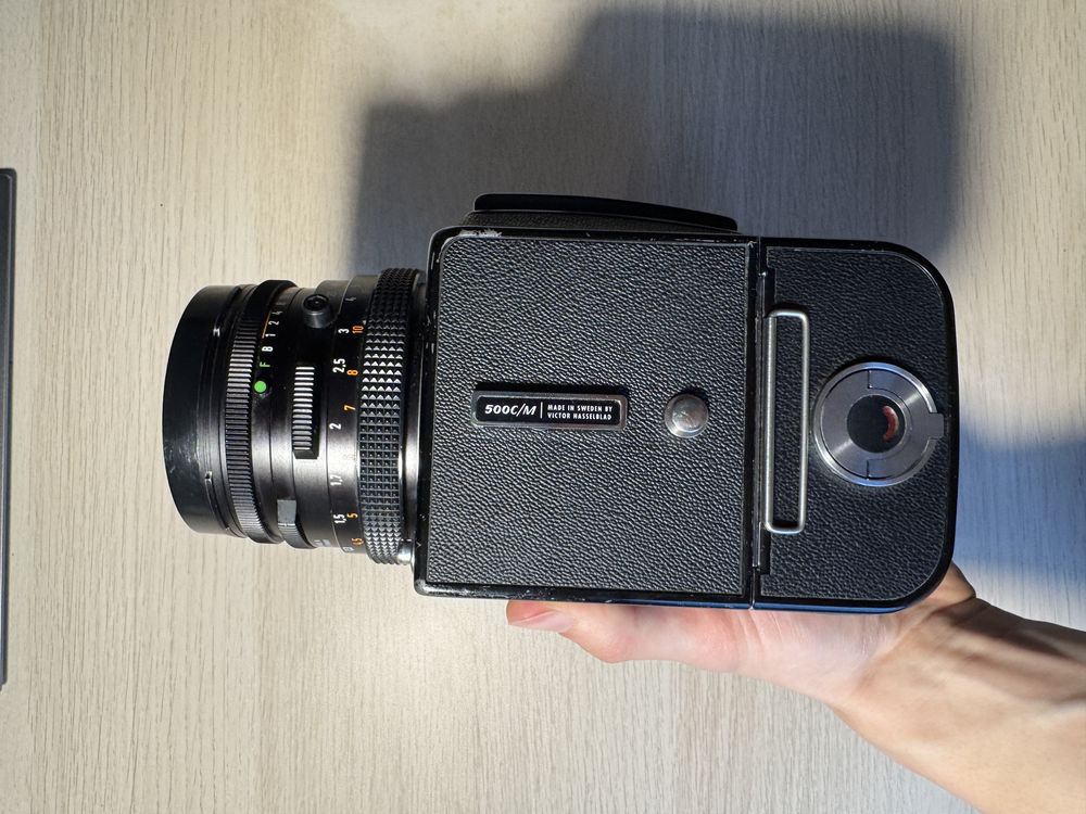 Hasselblad 500 C/M + Planar 80/2.8 CF Acute Matte + extension tube 16