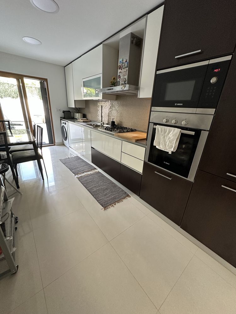 T2 com terraço 62 m2, box e arrecadação