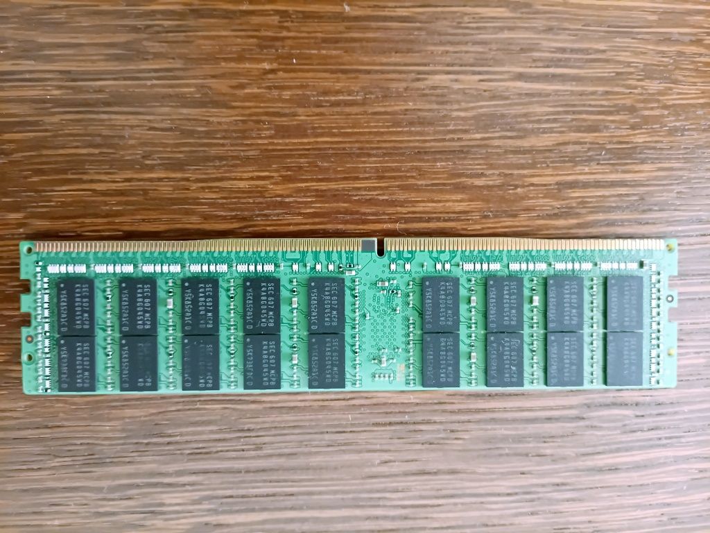 Pamięć RAM 32GB Samsung DDR4 2133MHz PC4-17000 M386A4G40DM0