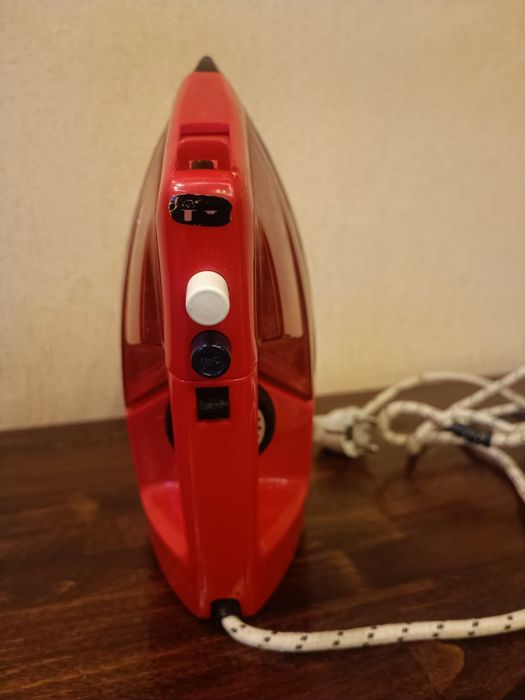 Утюг с отпаривателем