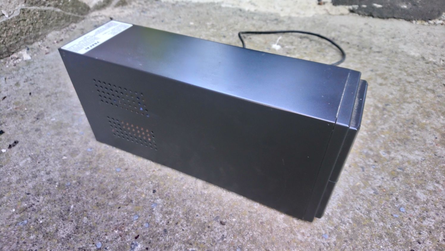 Источник бесперебойного питания LogicPower LPM-L825VA