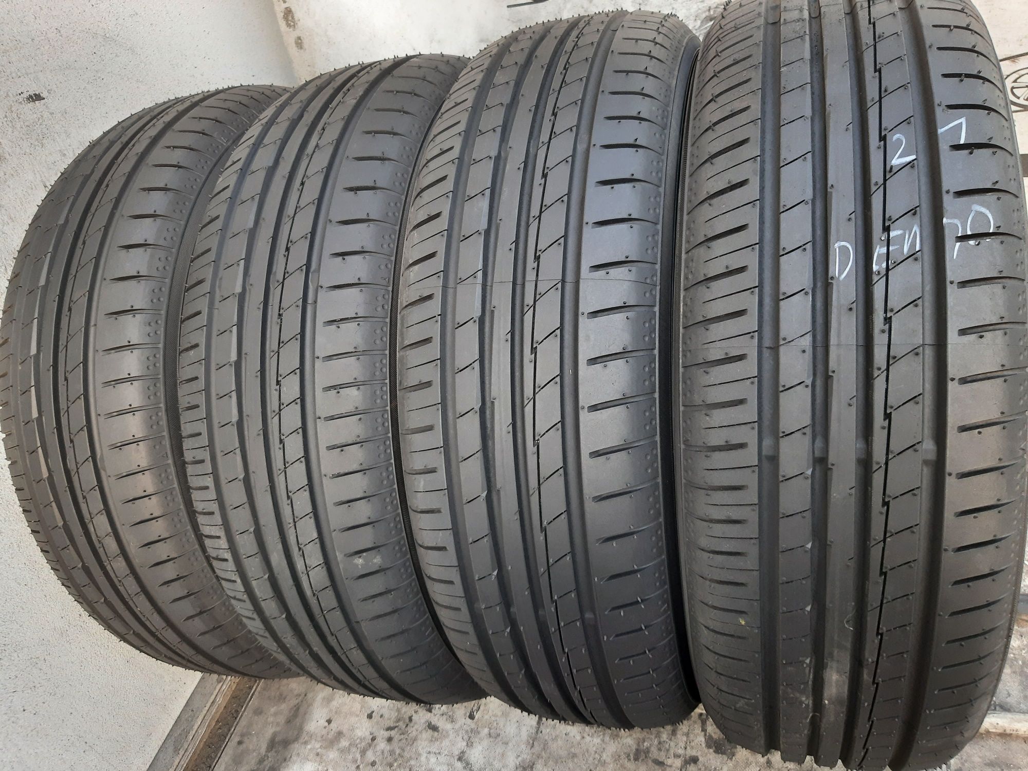 185/60r16 86H Yokohama BluEarth-A