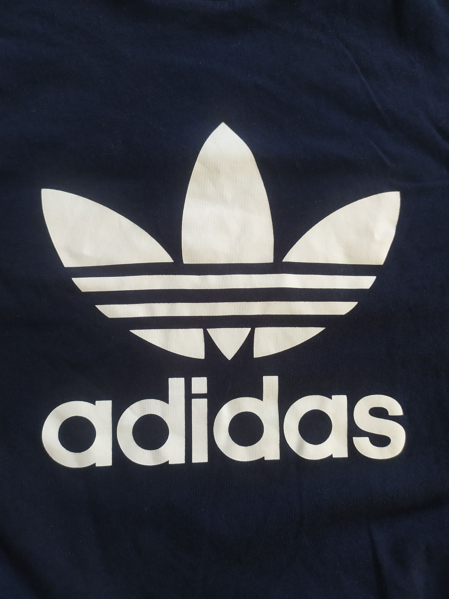 Футболка adidas темно синя