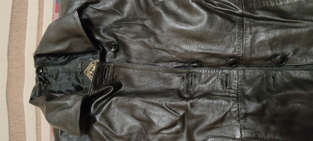 Женская зимняя кожаная куртка