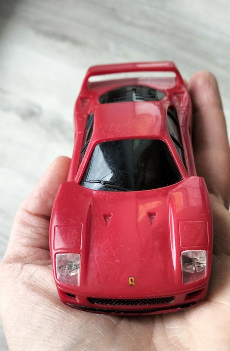 Autko ferrari F40