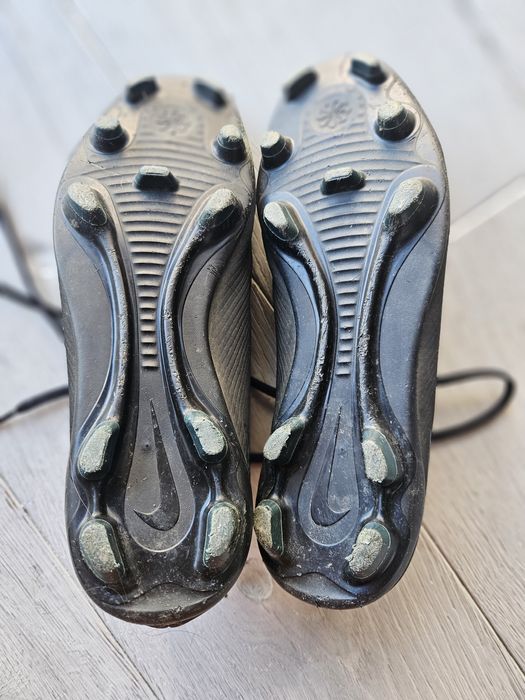 Buty piłkarskie, korki, Mercurial Vapor 16 Club, nr 39