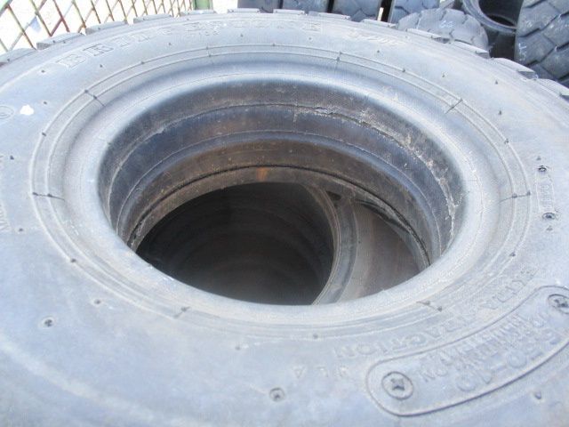 Pneu Empilhador 6.50 R10  maciço