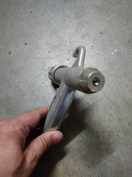 Pistolas água (Alta Pressão) com regulação de fluxo de saída (NOVAS).