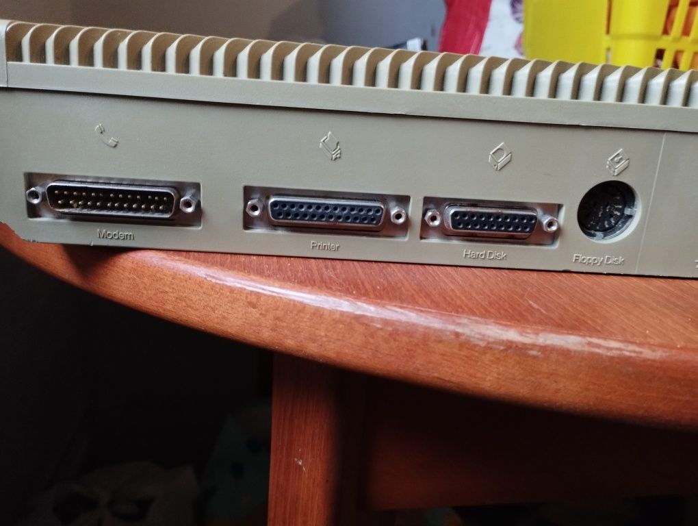 Komputer Atari 1040 STE lata 80te