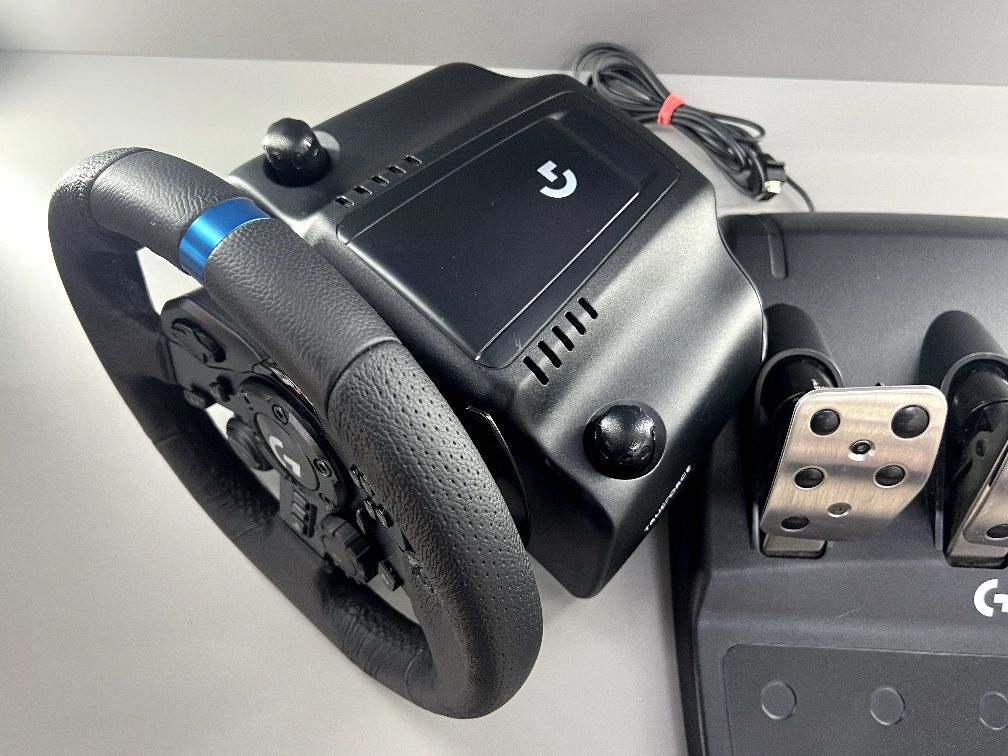 Б.В. Ігрове кермо Logitech G923