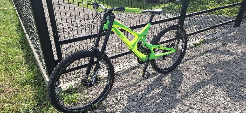 Rower Intense M16 2018 Trek Session8 Downhiil V10
Santa Cruz