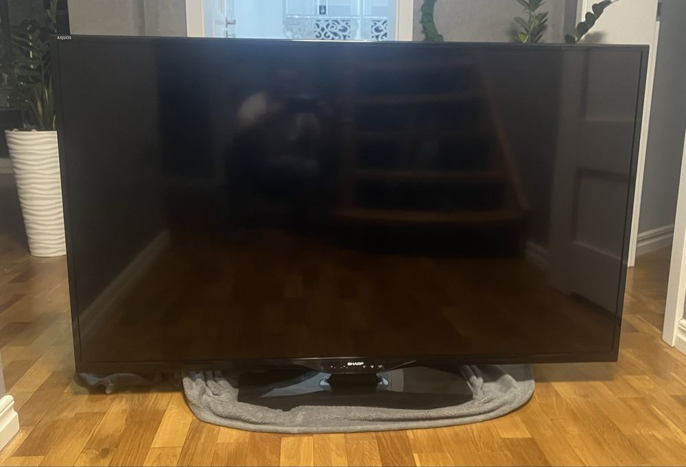 Telewizor SHARP LCD 60 cali
