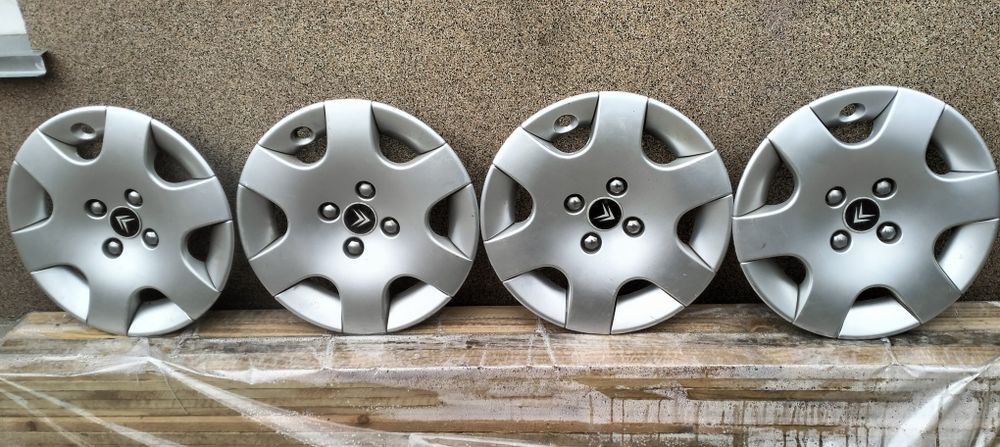 Продам оригінальні ковпаки R 15