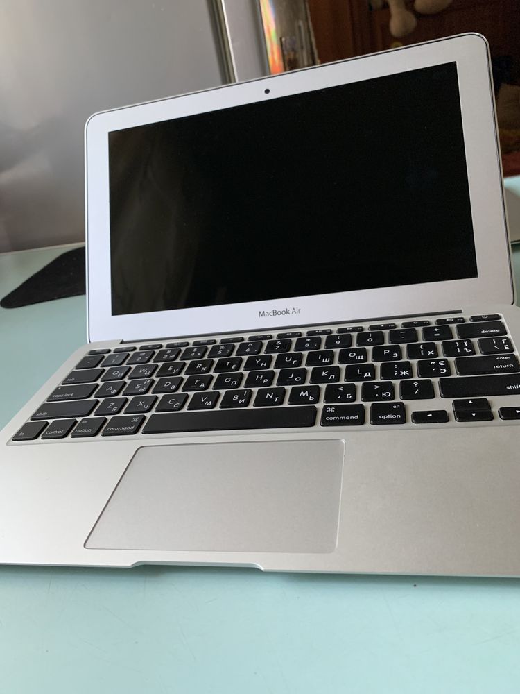 MacBook Air 11 SSD 256 подсветка клавиатуры.
