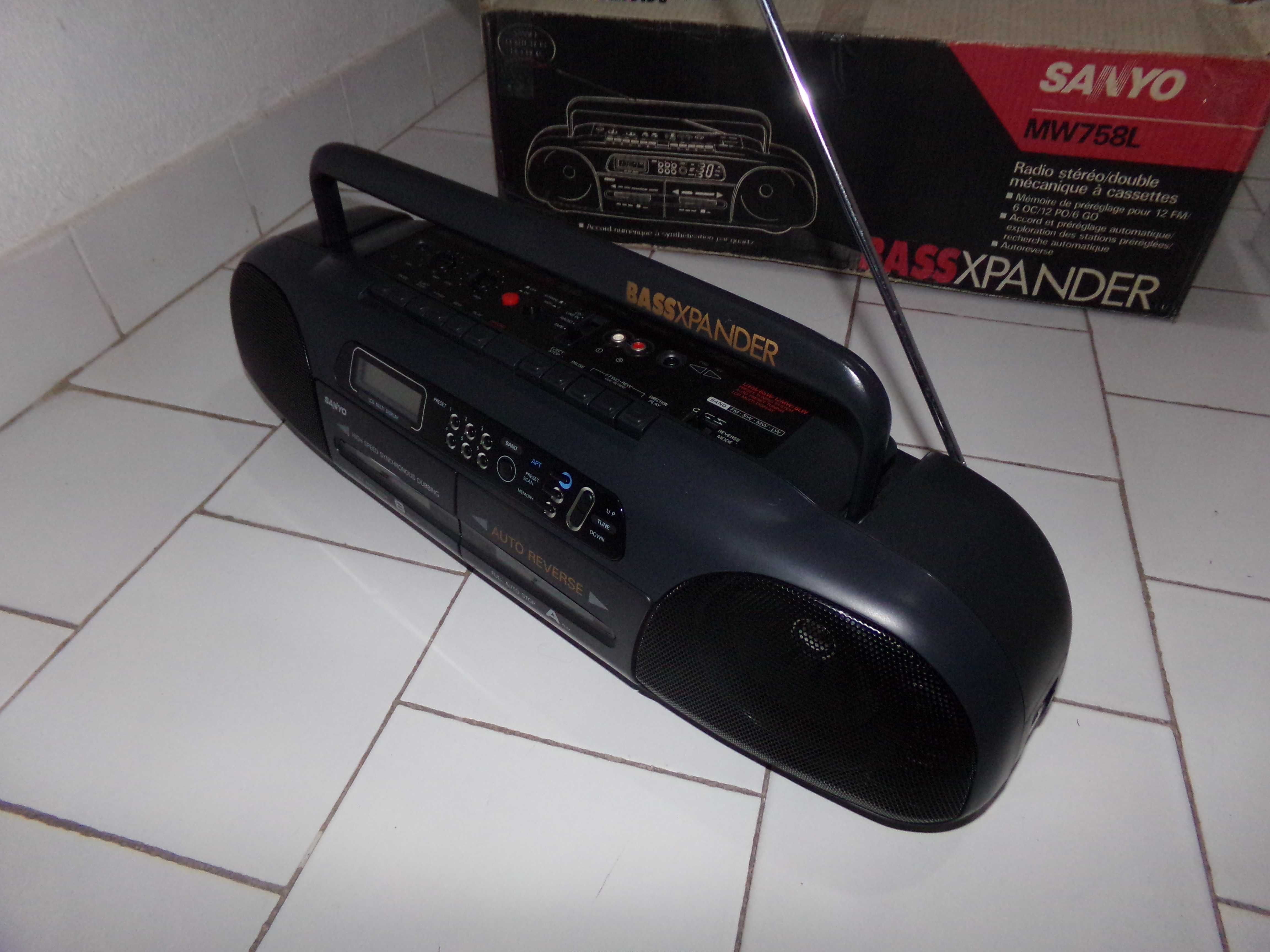 Rádio Portátil Cassete Sanyo MW 758 L Novo (Tijolo-Boombox)