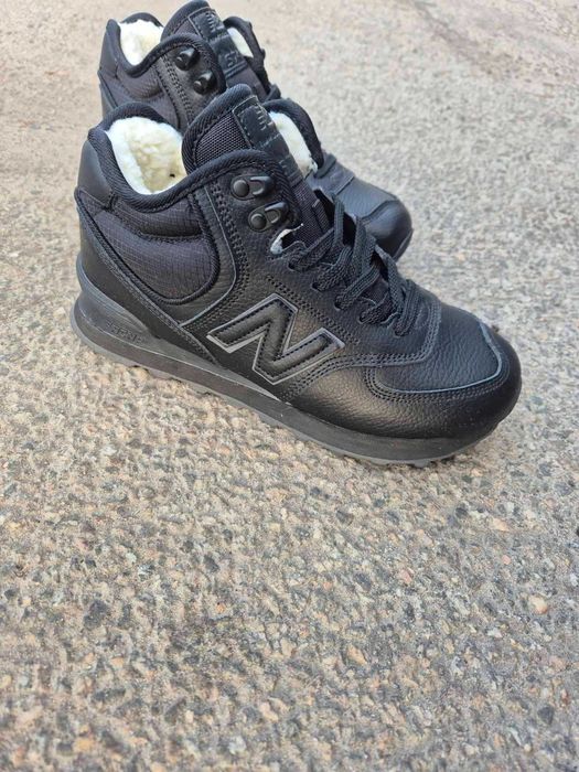 Розпродаж Кросівки жіночі New Balance 574 чорні зими