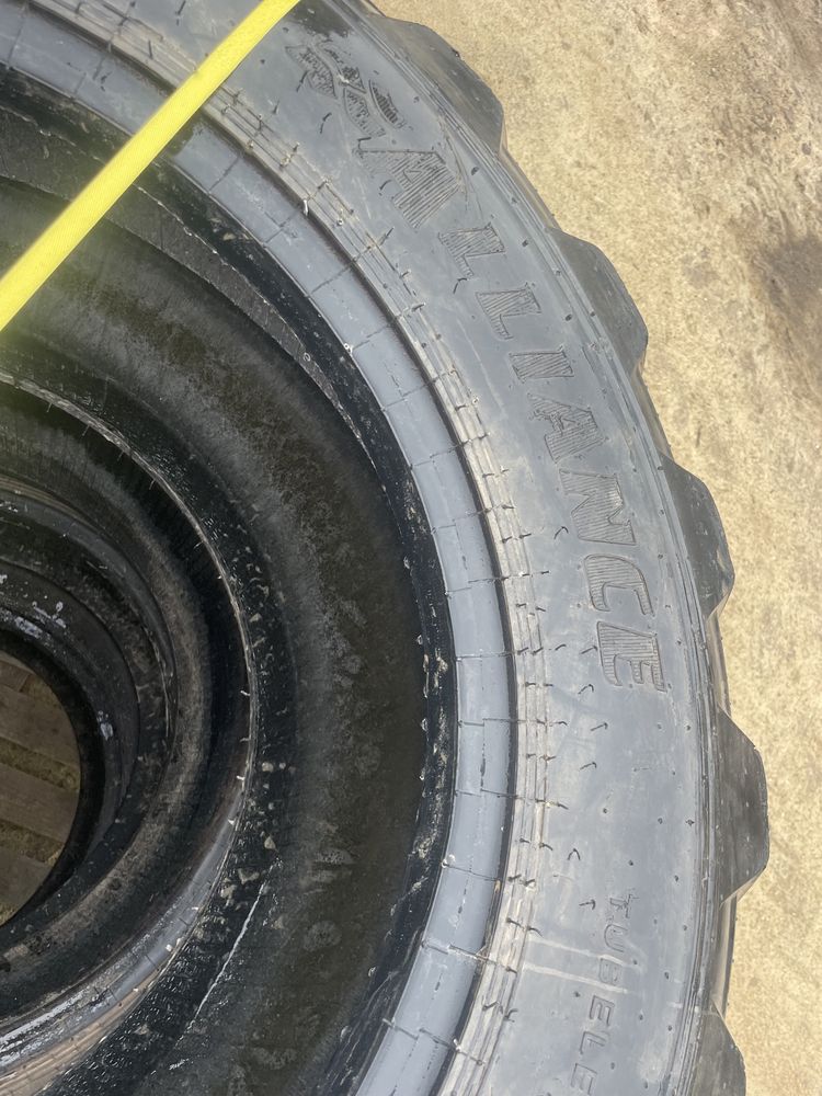 Komplet Opon Alliance Tough Track 400/80/24 , 15.5/80 R24
