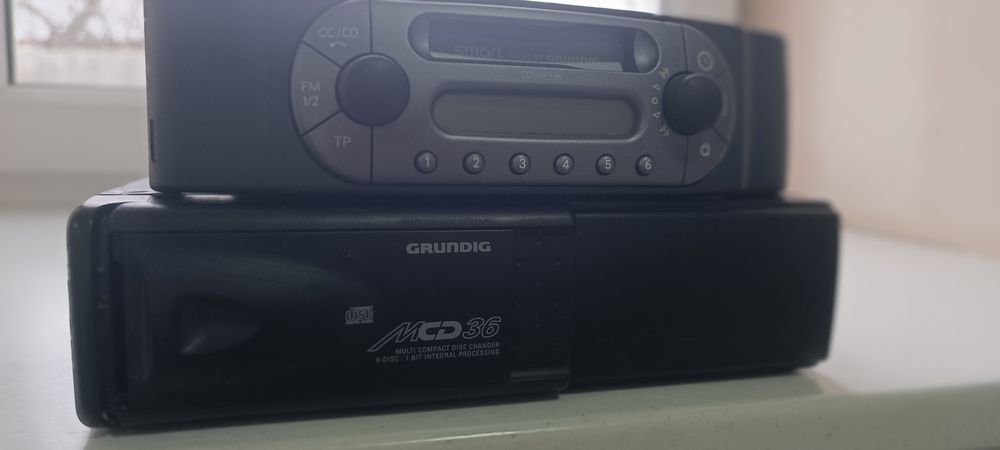 CD-ченджер и магнитола Grundig в Smart цена за комплект