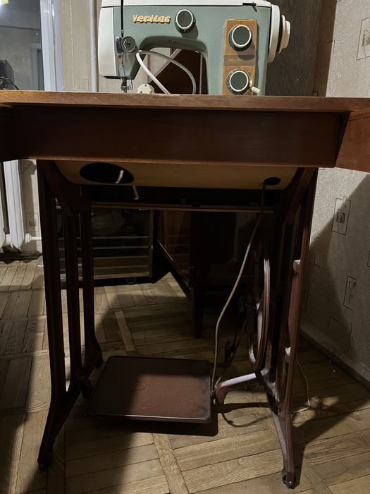 Швейна машина Veritas