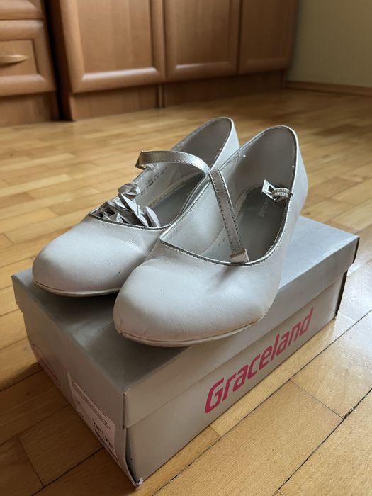 Buty komunijne na obcasie
