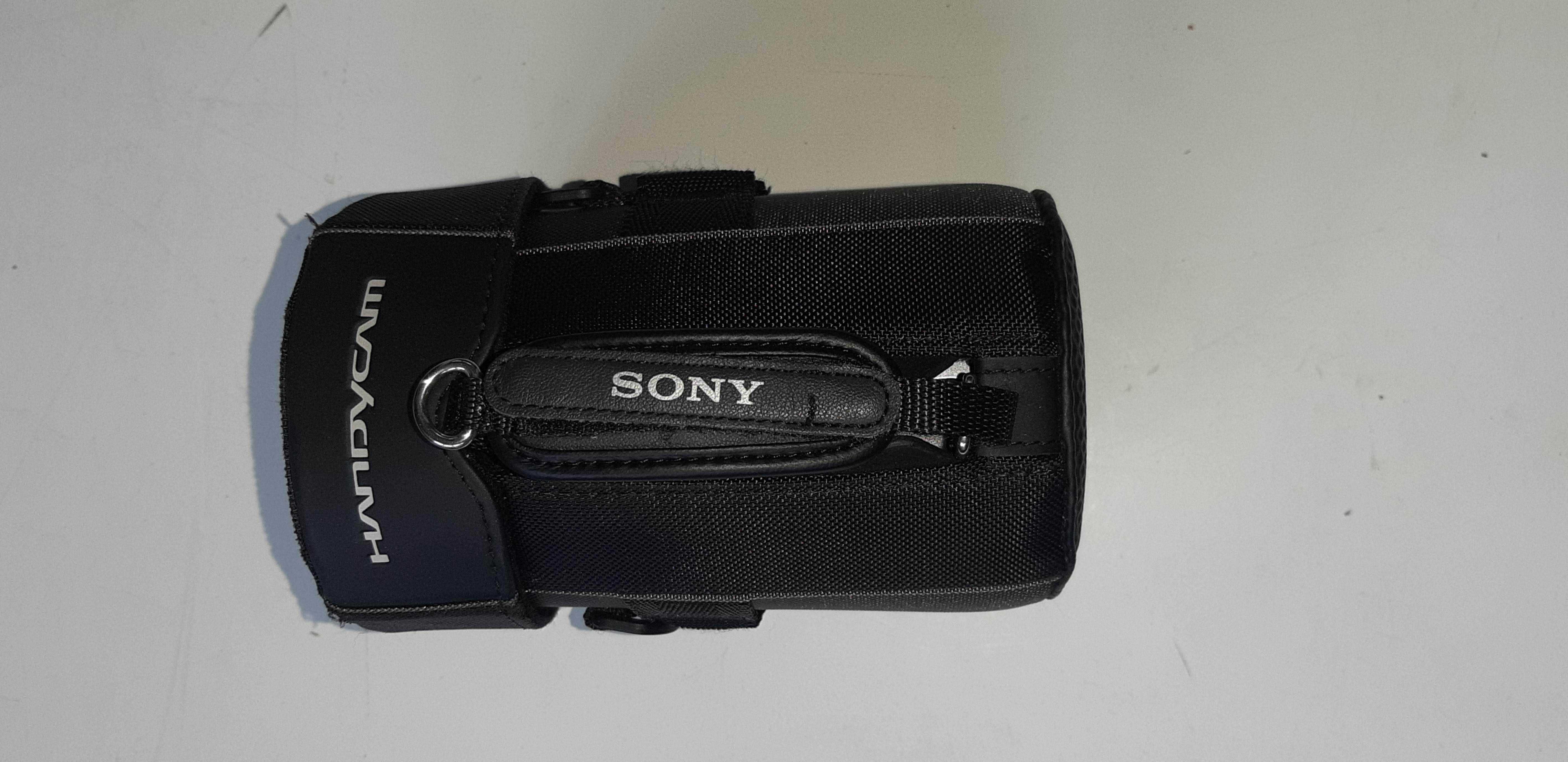 Відеокамера Sony Handycam DCR-SX30E + зарядний пристрій + чохол