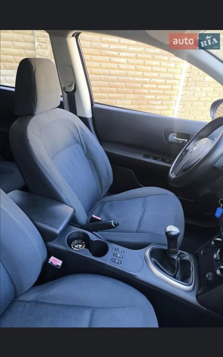 Продам  Черный паркетник  Nissan Qashqai !!!