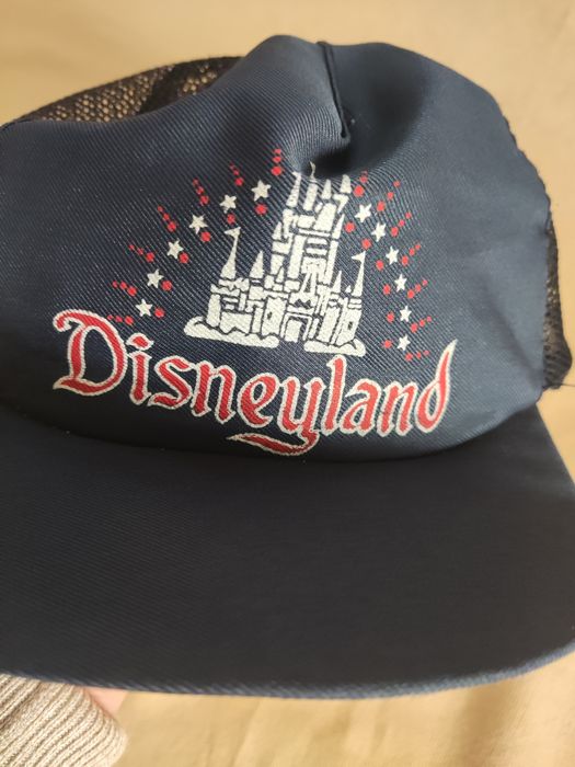 Kaszkiet czapka z daszkiem siateczką Disneyland
