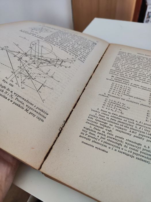 Geometria wykreślna - Kazimierz Bartel .