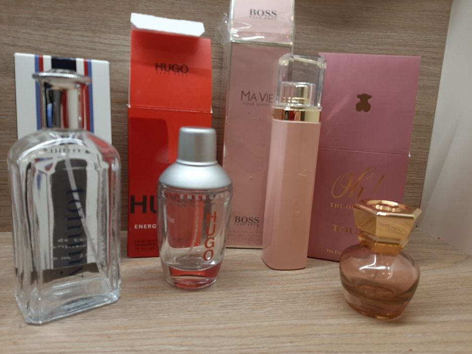 Puste 4 flakony opakowania po perfumach