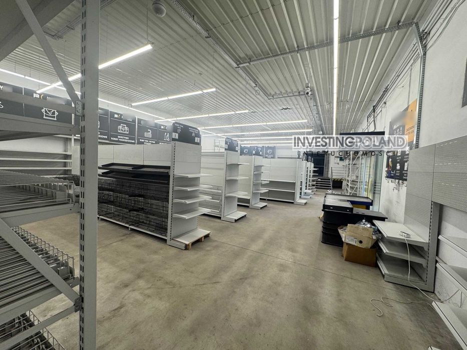 Magazyn, Hala sprzedażowa, duży betonowy plac, ogrodzenie