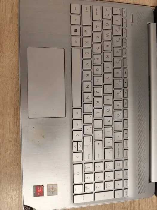 Laptop HP windows 11 srebrny