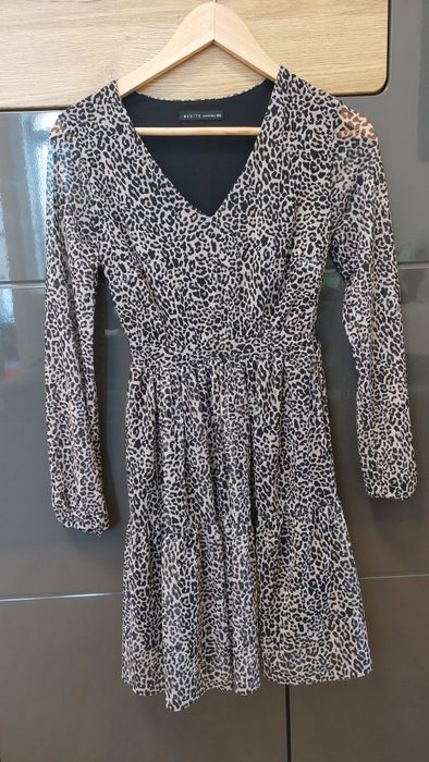 Zwiewna sukienka w panterkę MOHITO / XXS