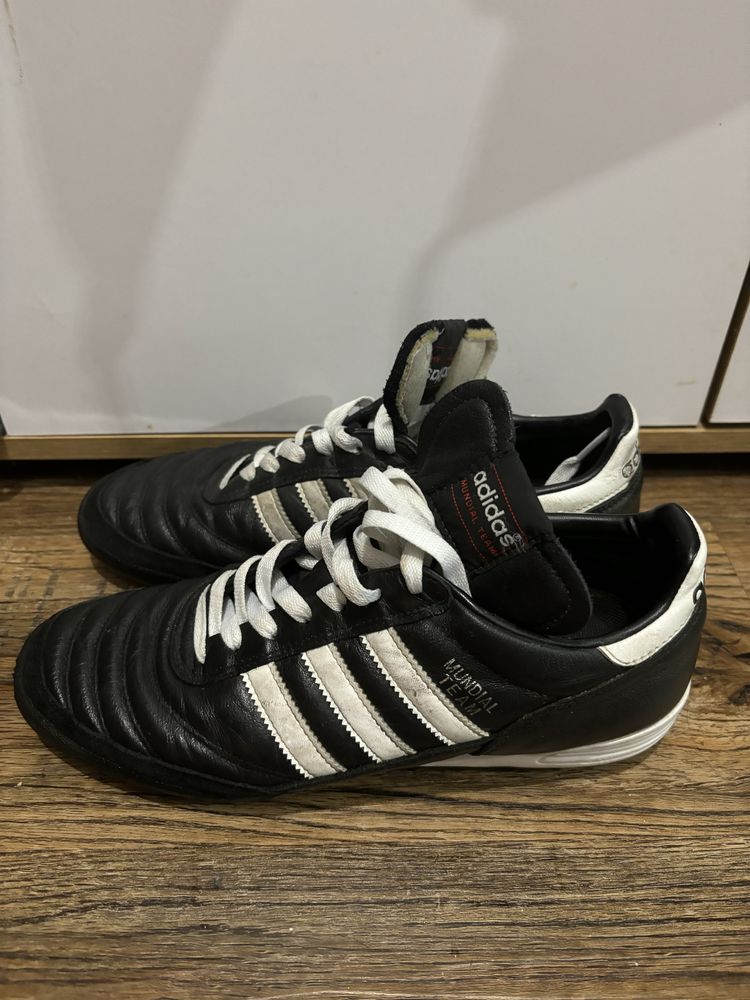 Adidas mundial team 42 2/3 (27.5см)