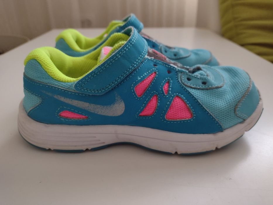 Кросівки Nike Revolution для дівчинки, 32-33