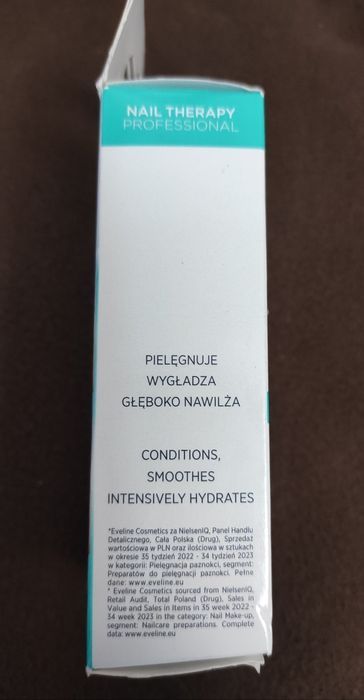 Nowe Eveline Cosmetics Stop! Nieestetycznym skórkom