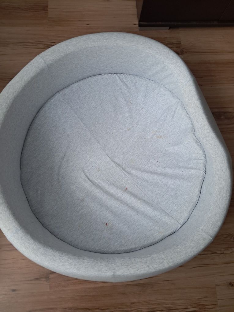 Basen z kulkami.