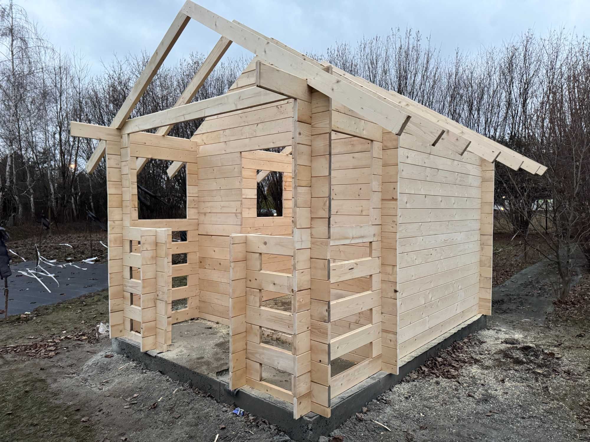 Drewniany domek działkowy "Jaśmin" 300x300 z bali prostokątnych