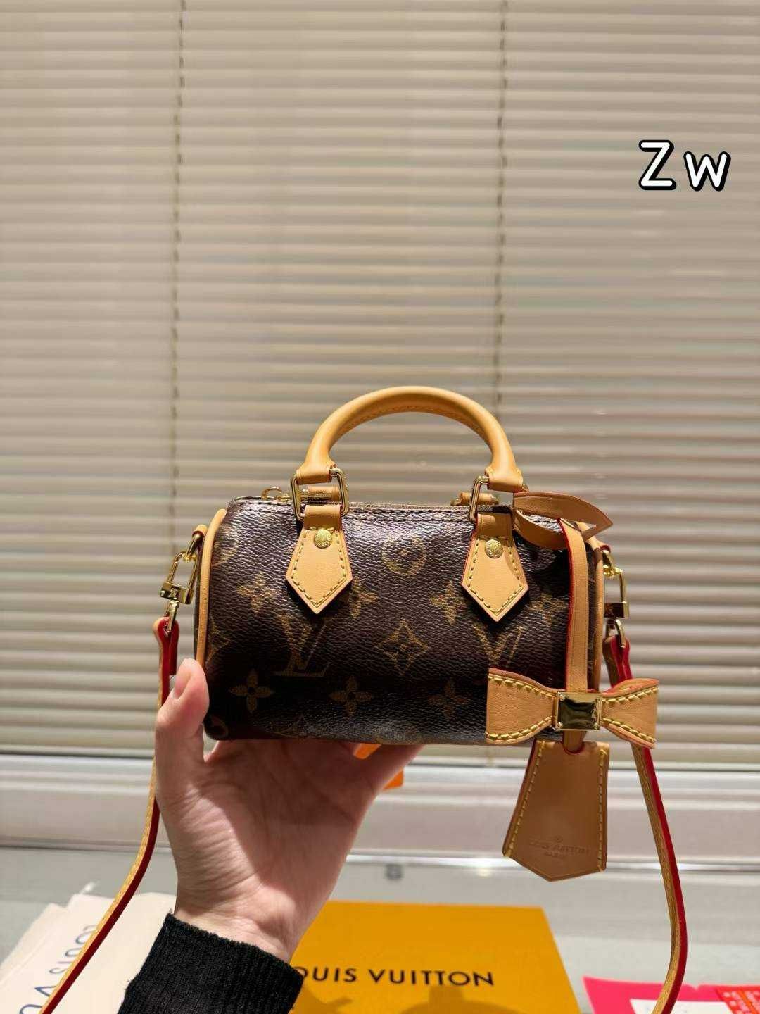 Torebka Louis Vuitton torba, skóra od reki 76-90