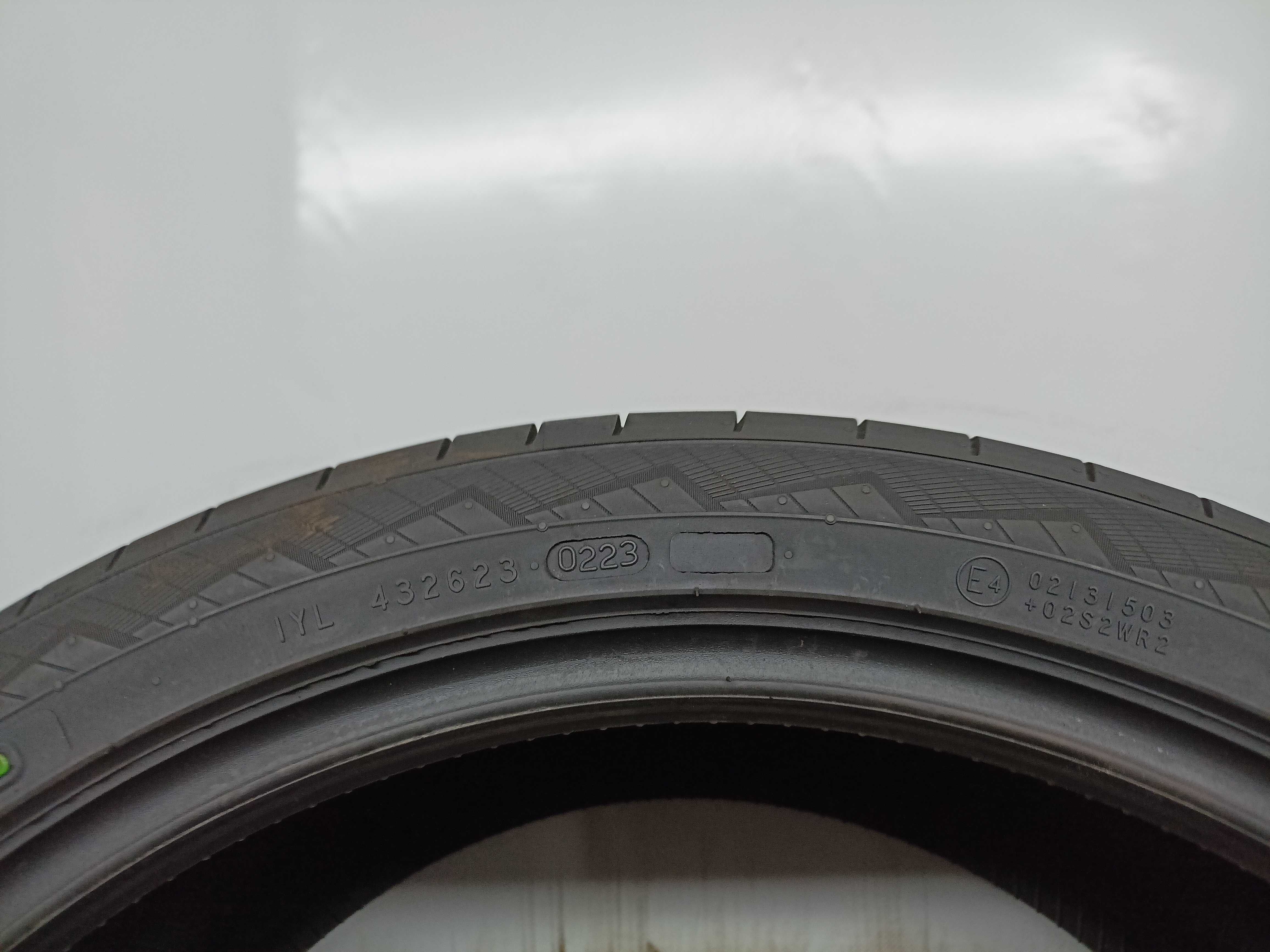 Nokian Hakka Black 3 235/40/19 2023rok 96Y 7,4mm (1369)