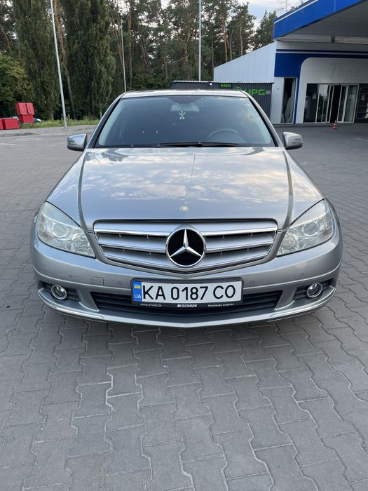 Мерседес С180 W204 доглянутий з малим рідним пробігом